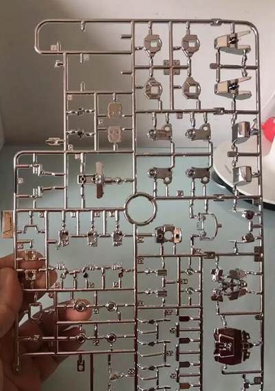 高达手办 国产高达全装备独角兽黄金电镀少3个盾牌 未拼装