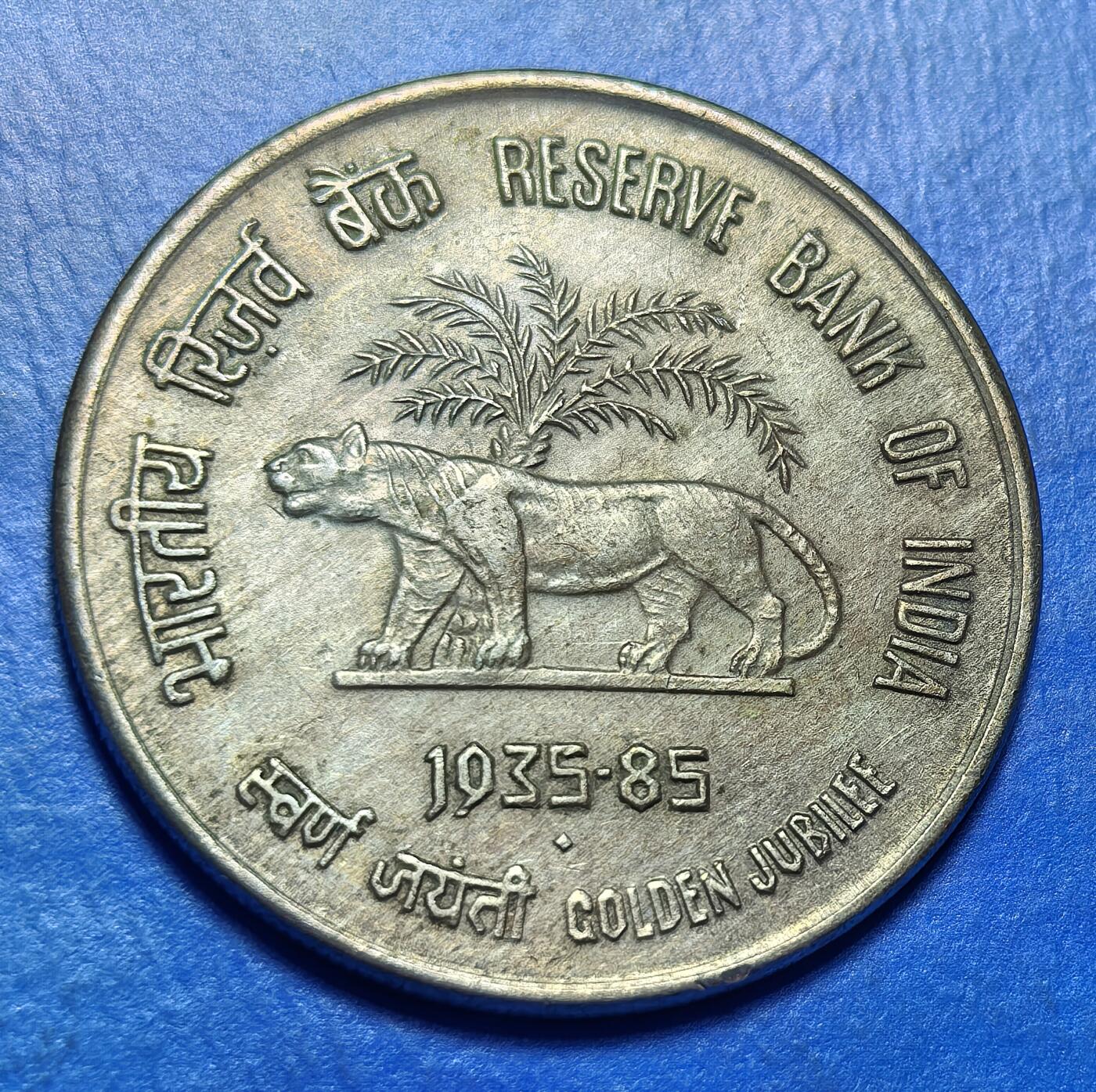 外国优质老铜币银币持续添加中，周六九点倒数截拍，满百包邮，可寄存半年，喜欢朋友微信扫描二维码可直接参拍