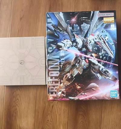 高达手办 - 万代 MG 1/100 自由2.0  Freedom SEED加点厂合金骨架