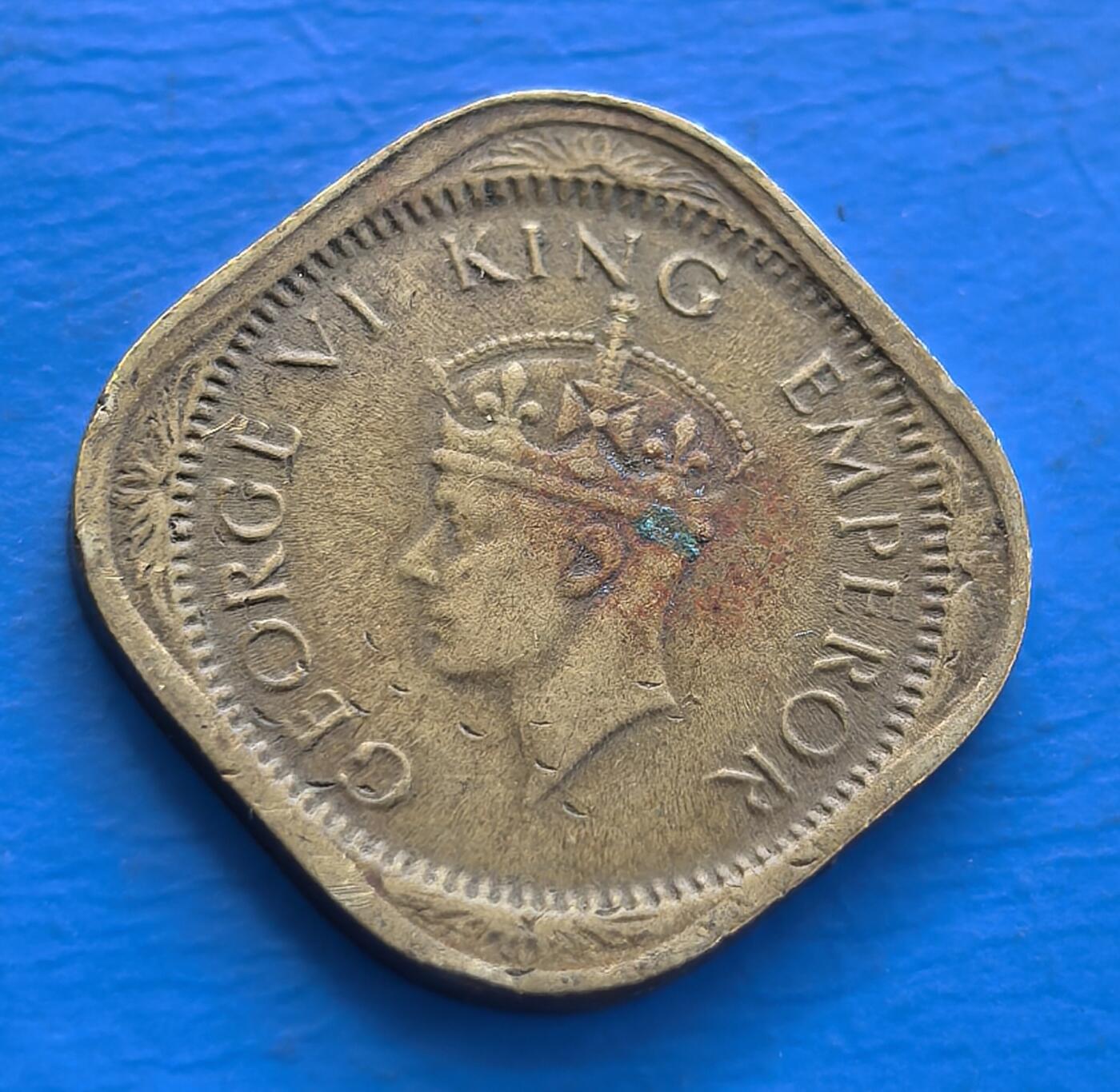 外国优质老铜币银币持续添加中，周六九点倒数截拍，满百包邮，可寄存半年，喜欢朋友微信扫描二维码可直接参拍 印度1944年1/2安娜