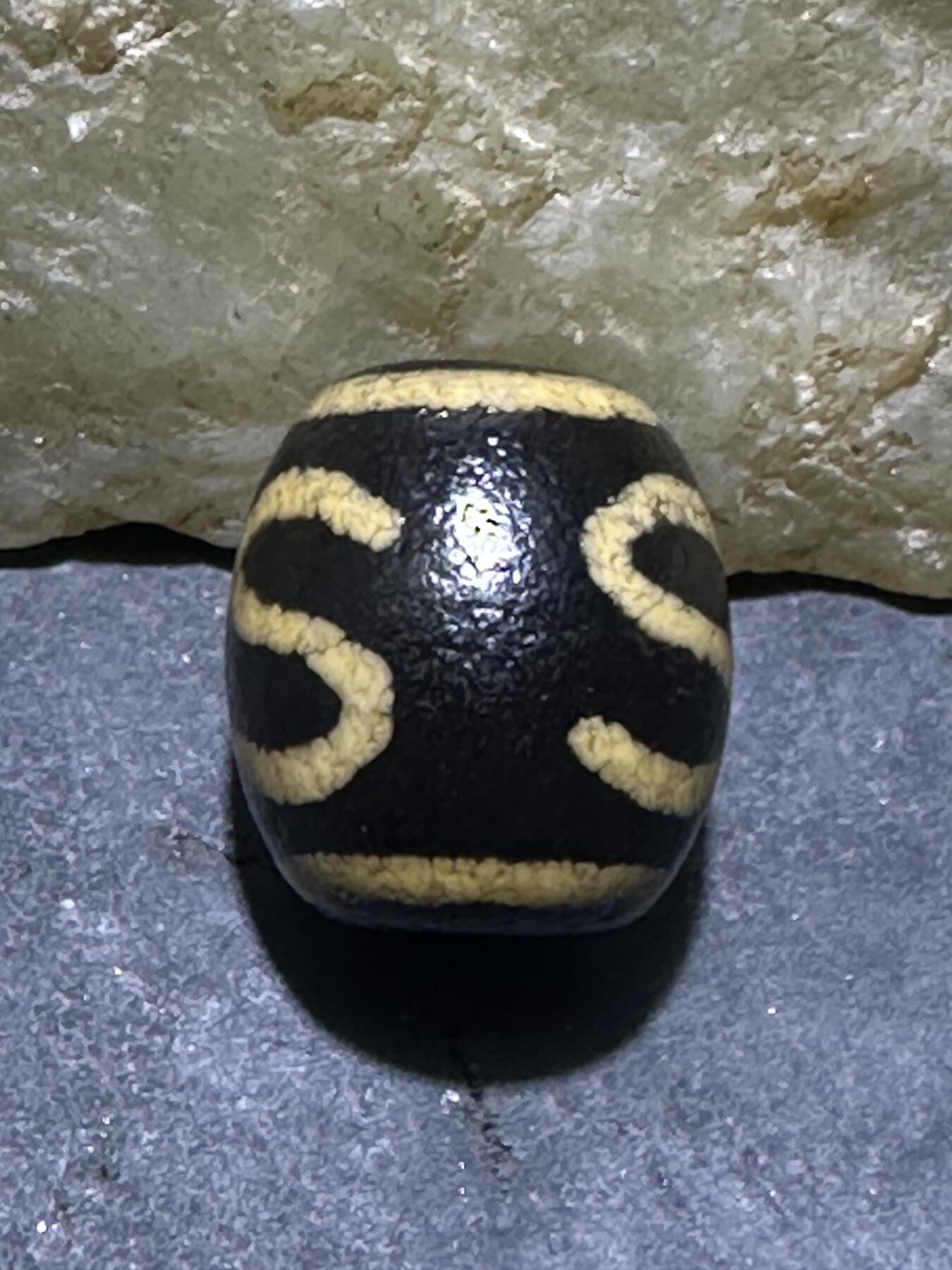 仅此一颗，精品藏传金钱钩玛瑙天珠一颗