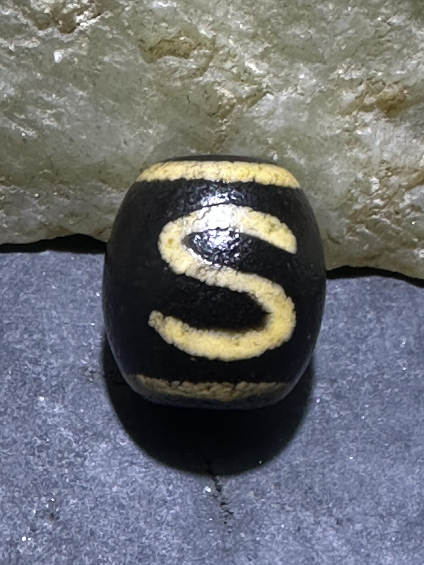 仅此一颗，精品藏传金钱钩玛瑙天珠一颗