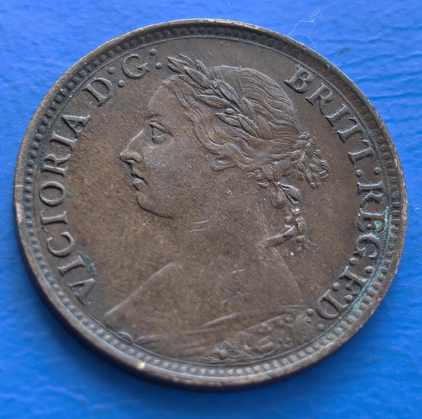 外国优质老铜币银币持续添加中，周六九点倒数截拍，满百包邮，可寄存半年，喜欢朋友微信扫描二维码可直接参拍 极美品英国1893年法新