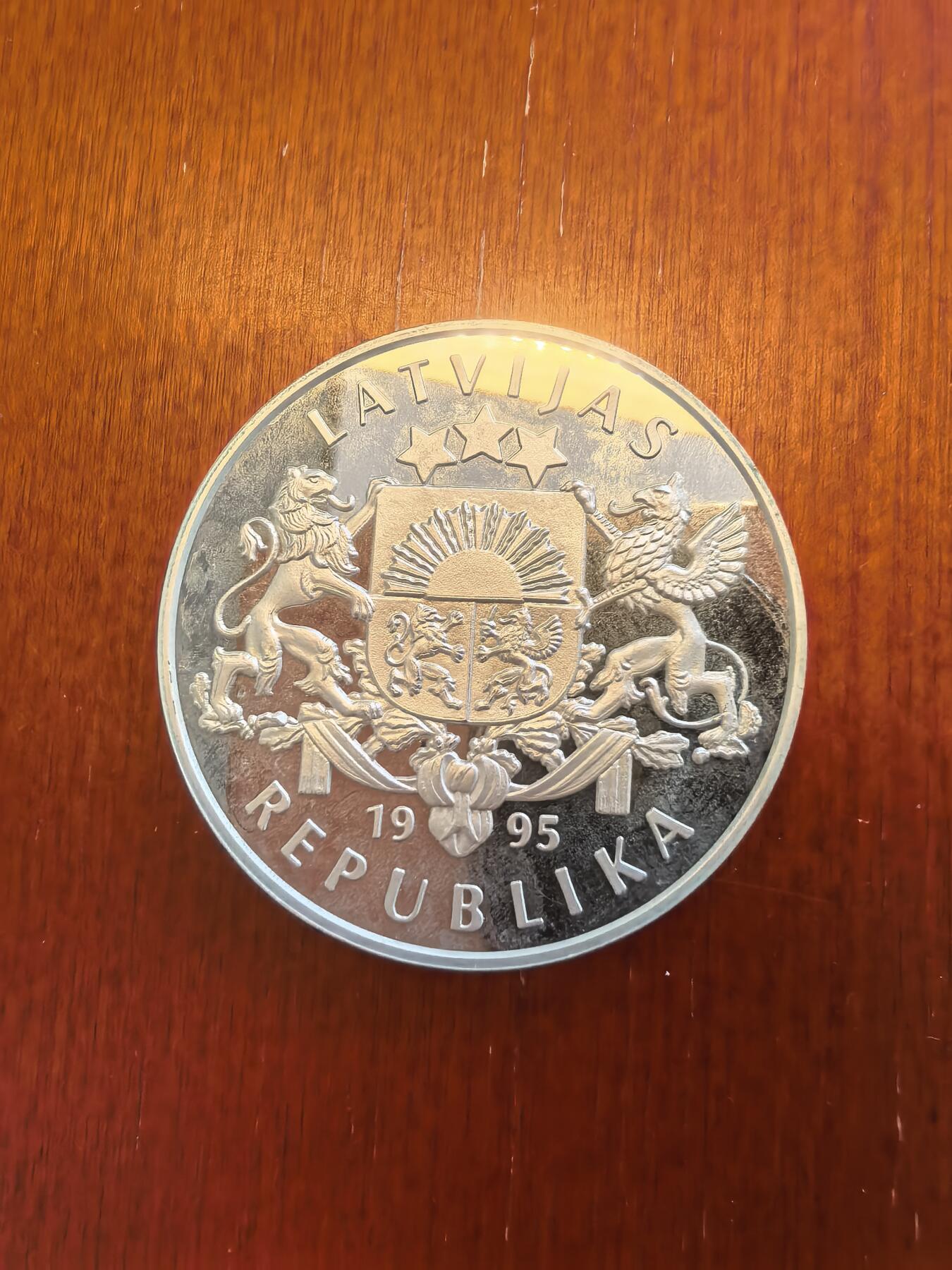 长老汇蛇年精选第八十场拍卖 1995拉脱维亚航海史10拉特精制银币，1盎司925银，瑞士造币厂出品，带证书