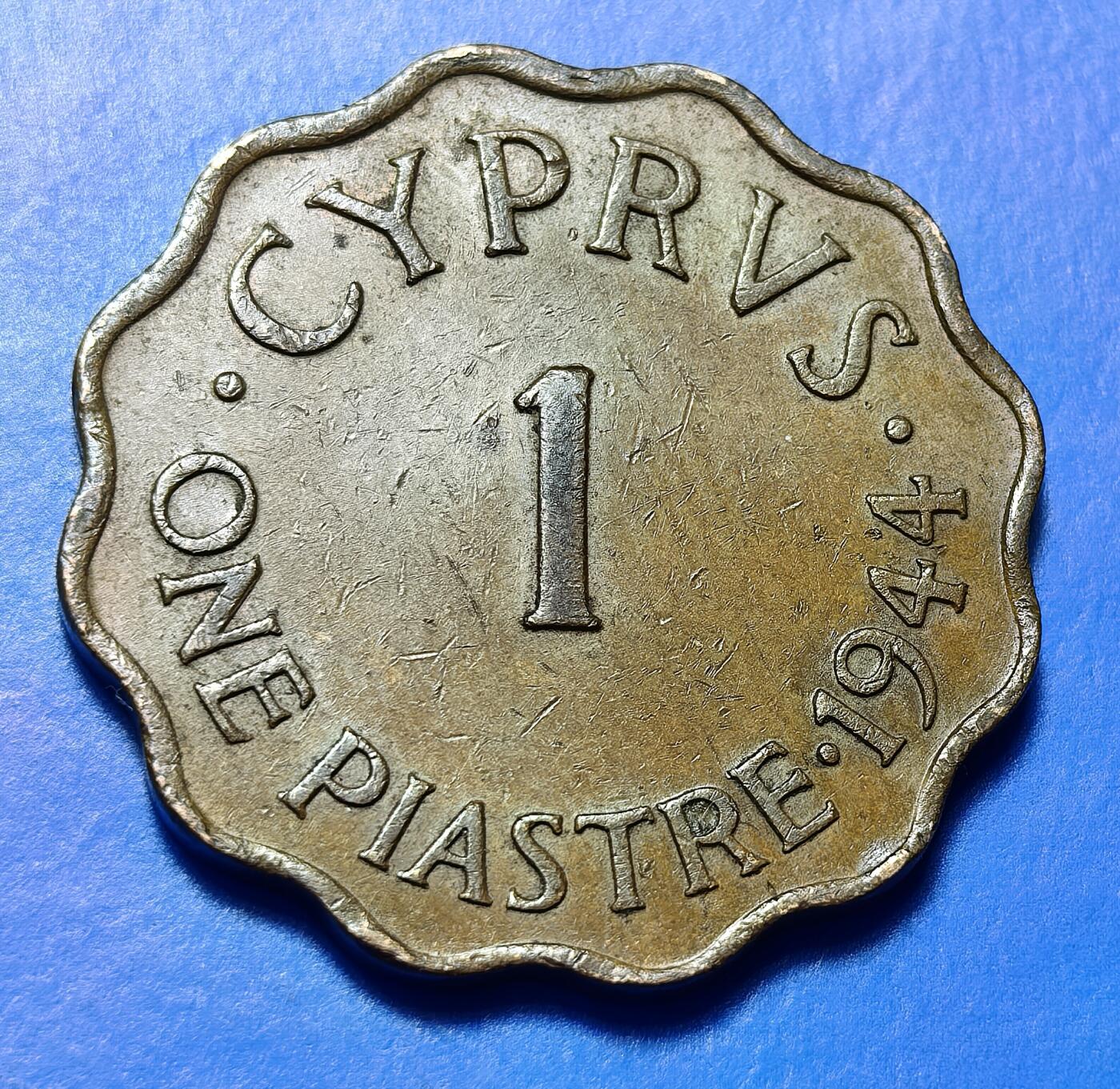 外国优质老铜币银币持续添加中，周六九点倒数截拍，满百包邮，可寄存半年，喜欢朋友微信扫描二维码可直接参拍 英属塞浦路斯1944年1皮阿斯特