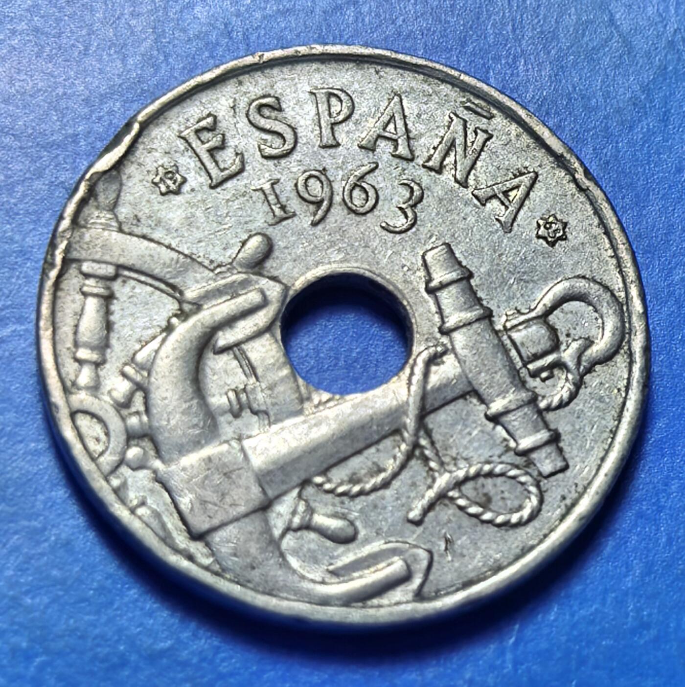 外国优质老铜币银币持续添加中，周六九点倒数截拍，满百包邮，可寄存半年，喜欢朋友微信扫描二维码可直接参拍 西班牙1963年50分箭头向上版