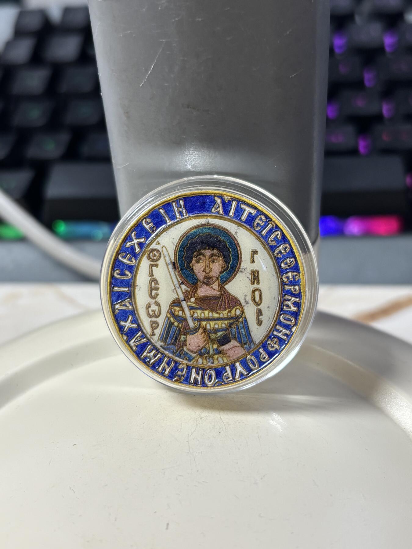 第185期拍卖 纽埃2015年遗产系列圣乔治50克彩色纪念银币，999银，50克，发行999枚