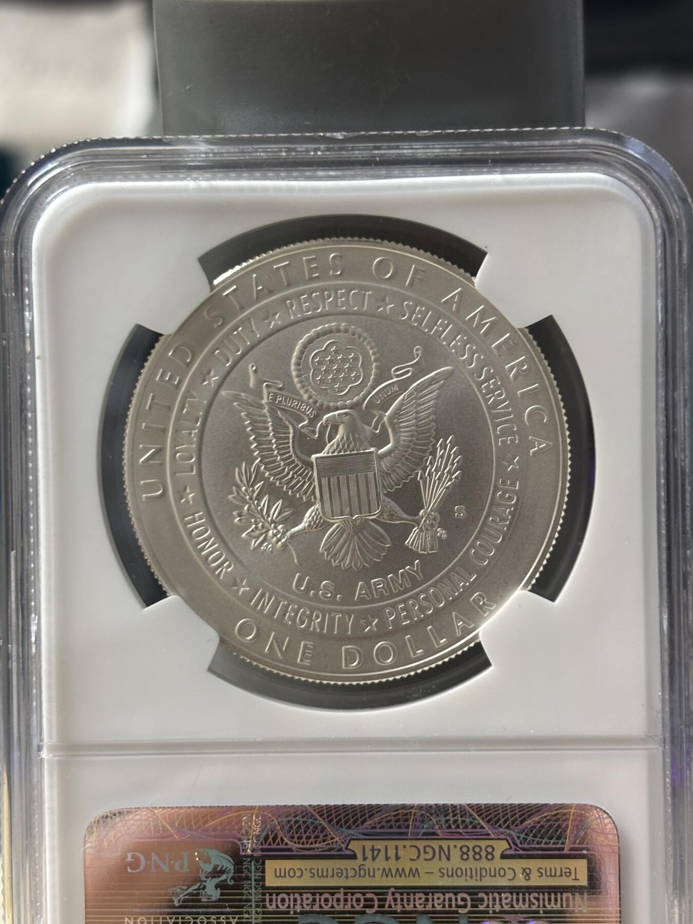 第185期拍卖 美国2011年美国陆军1美元磨砂版纪念银币NGCMS70，900银，26.72克，