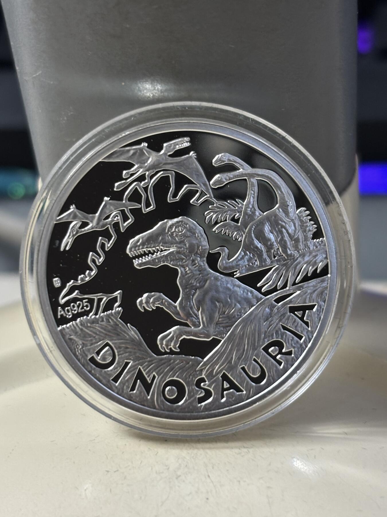 第185期拍卖 波兰2009年恐龙精制纪念银章8枚套原盒证，华沙造币厂 925银，14.14g*8 发行量15000套