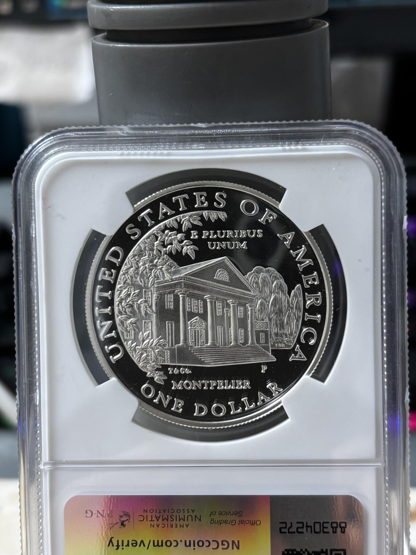 第185期拍卖 获奖美国1999年麦迪逊总统夫人多莉银币NGC-PF70，900银，26.72克，此币荣获世界硬币大奖赛