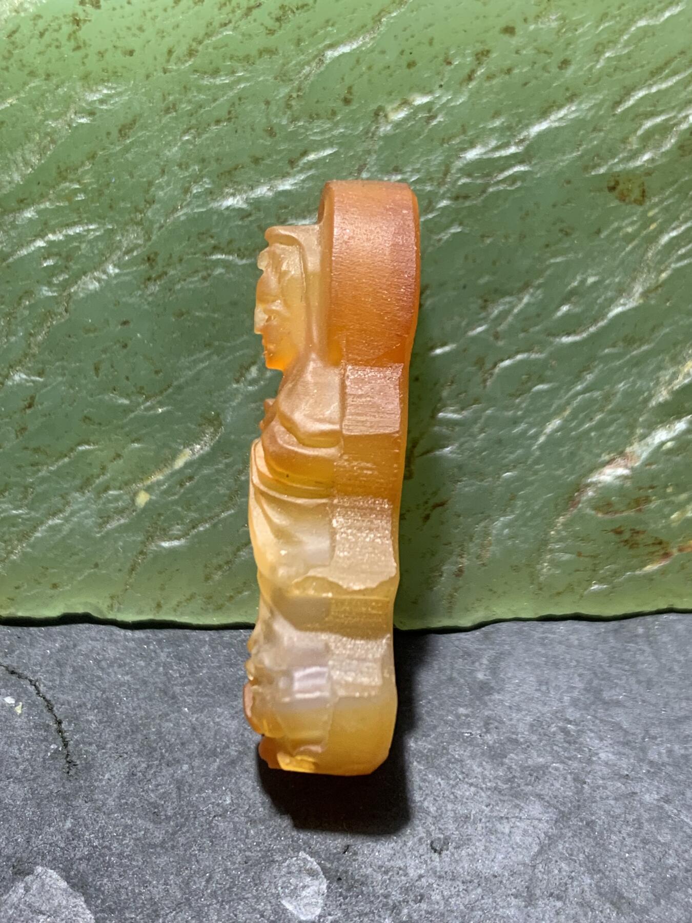 精美亚光高玉化糖料玛瑙雕刻观音菩萨吊坠一个，