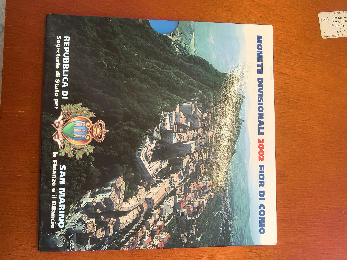 长老汇蛇年精选第八十场拍卖 2002圣马力诺8枚套欧元，卡装，有污迹，克书275美金