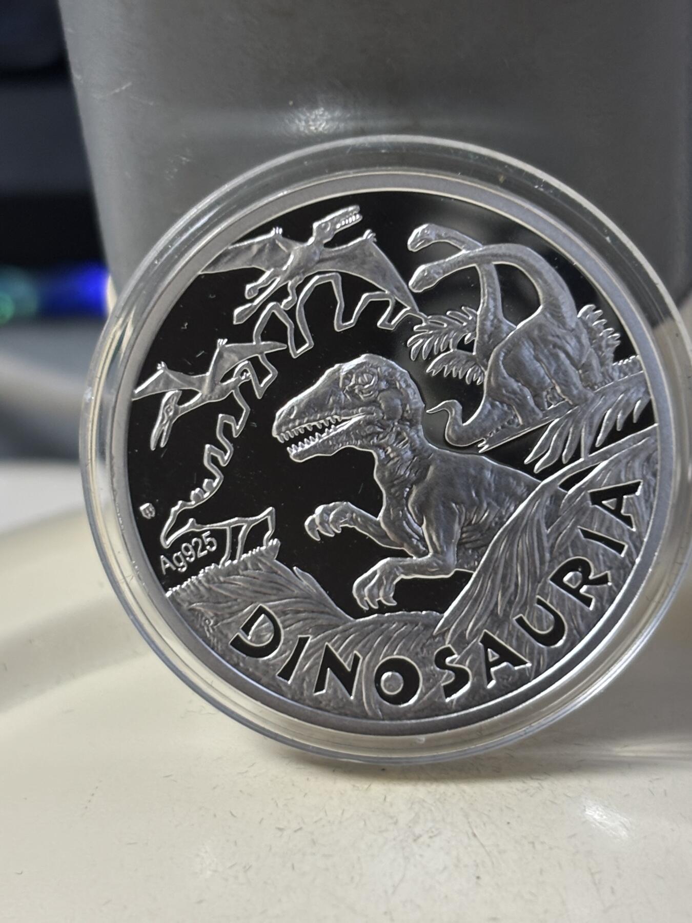第185期拍卖 波兰2009年恐龙精制纪念银章8枚套原盒证，华沙造币厂 925银，14.14g*8 发行量15000套