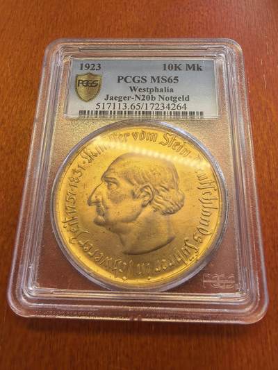 长老汇蛇年精选第八十场拍卖 - 1923德紧威斯特伐利亚斯坦伯爵马币1万马克镀金币，PCGS MS65，b版宽边
