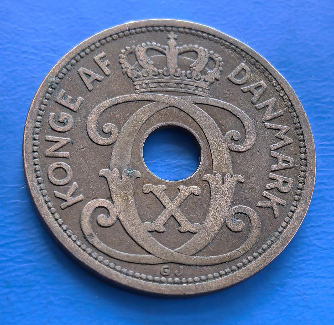 外国优质老铜币银币持续添加中，周六九点倒数截拍，满百包邮，可寄存半年，喜欢朋友微信扫描二维码可直接参拍 丹麦1927年5欧尔