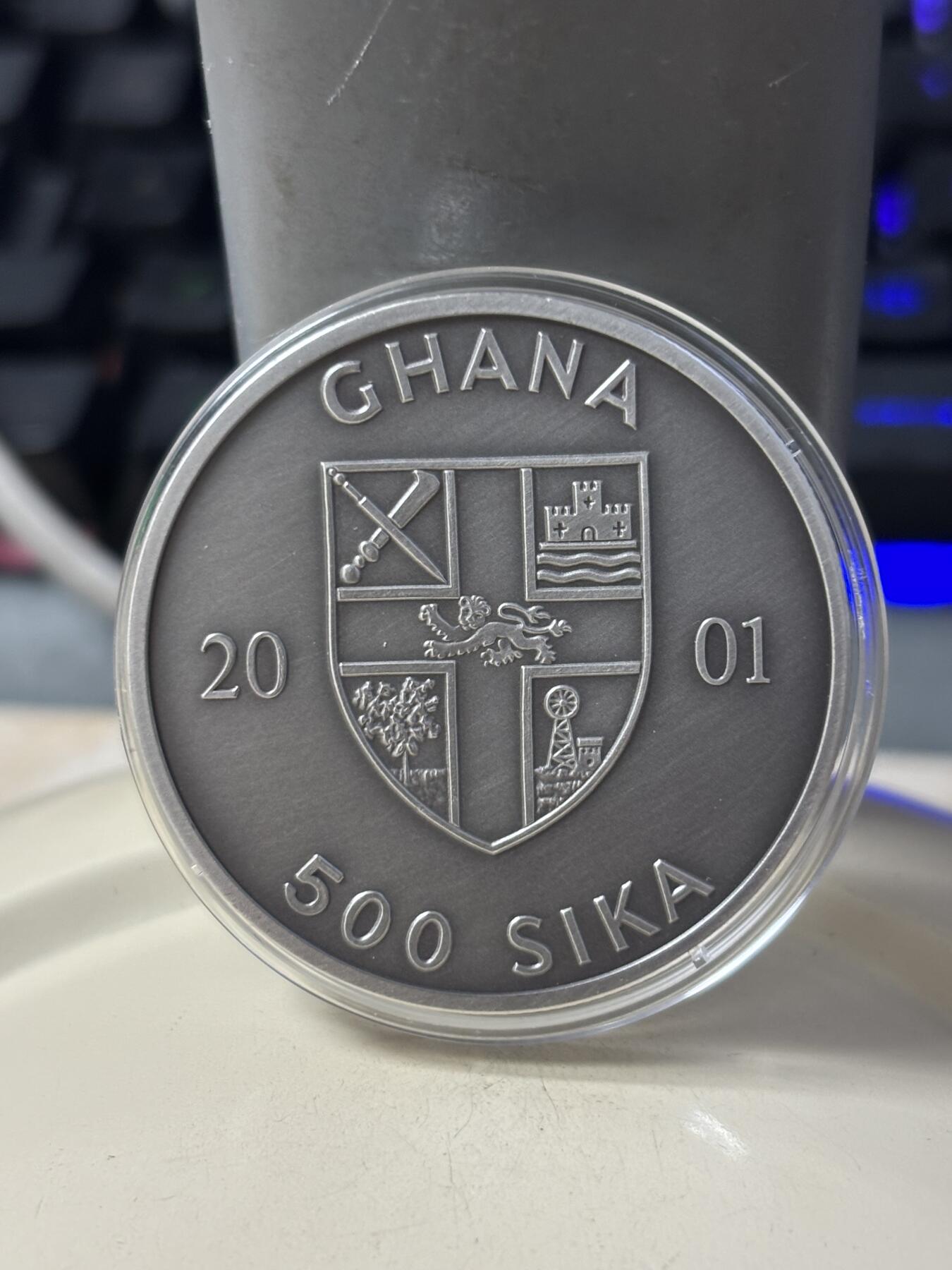 第185期拍卖 刚果加纳2001年古代太阳神马车凹凸银币两枚，999银，31.1克*2，发行15000枚