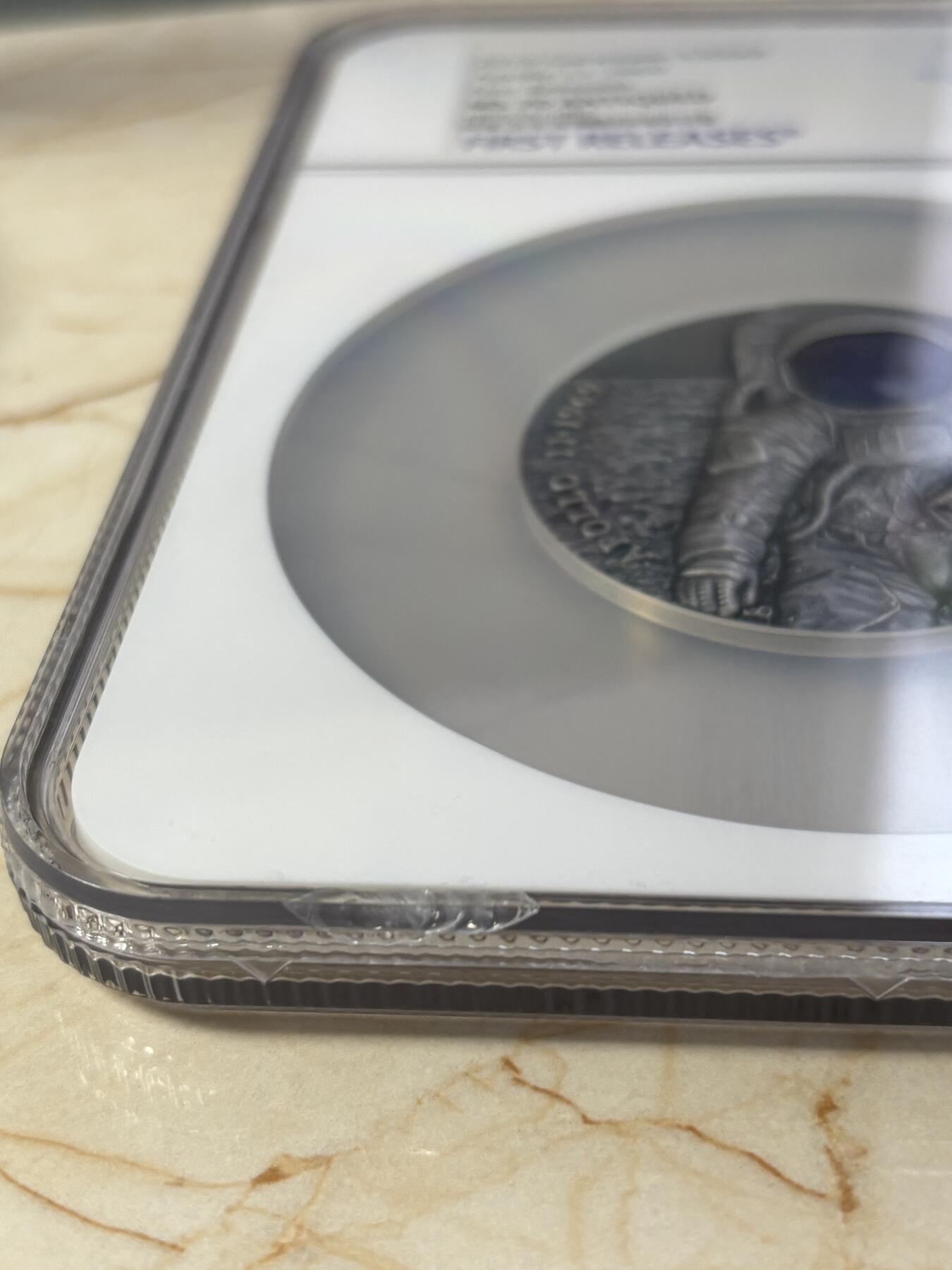 第185期拍卖 喀麦隆2019年阿波罗11号登月50周年3盎司仿古银币NGC-MS70首期蓝标无原盒证书,925银，93.3克，发行量500枚