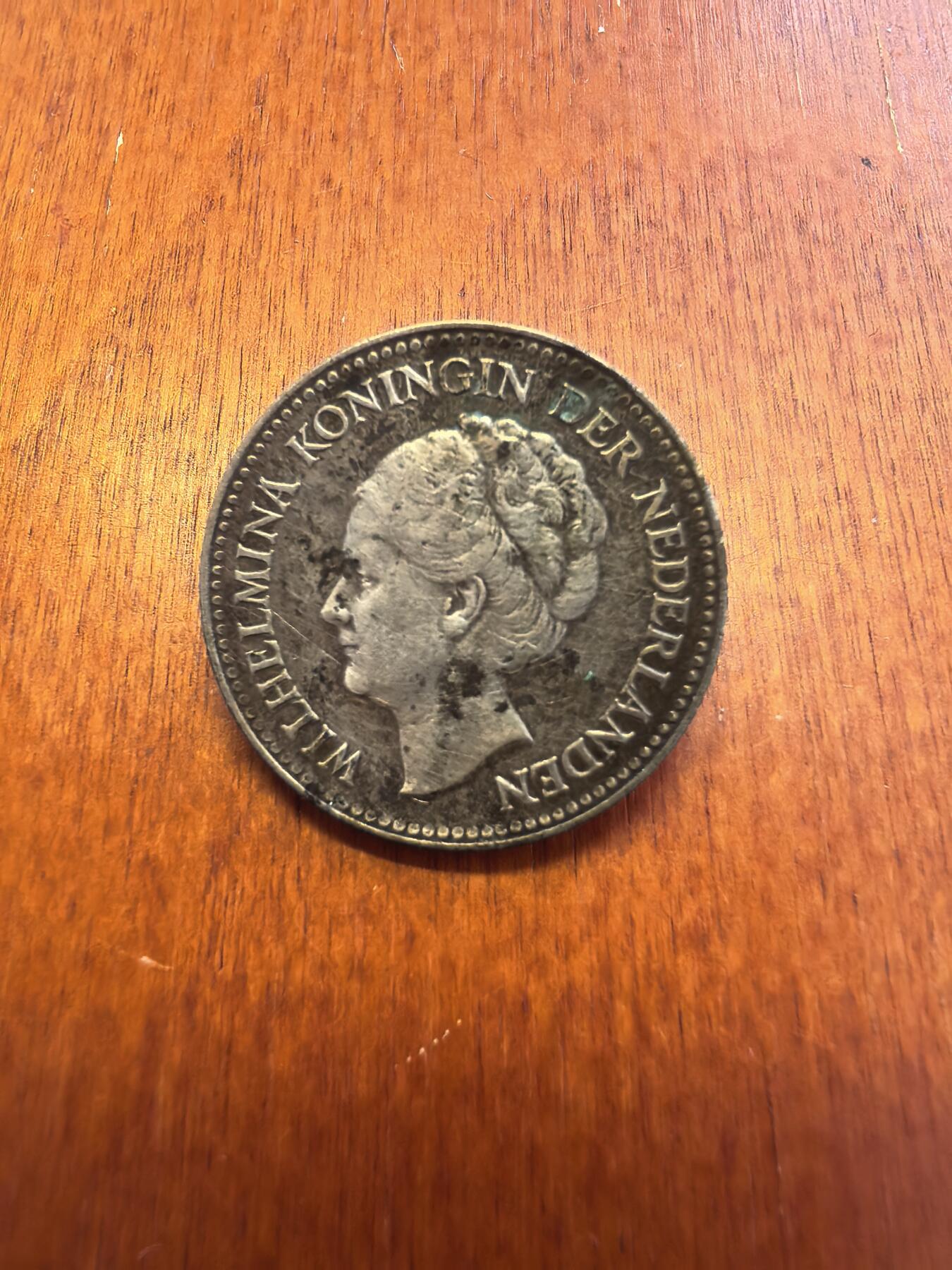 长老汇蛇年精选第八十场拍卖 1929荷兰威廉明娜1/2盾银币，带别针