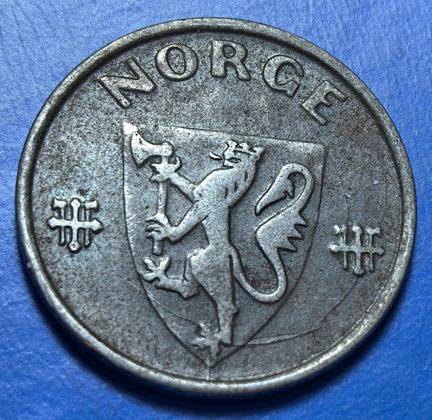 外国优质老铜币银币持续添加中，周六九点倒数截拍，满百包邮，可寄存半年，喜欢朋友微信扫描二维码可直接参拍