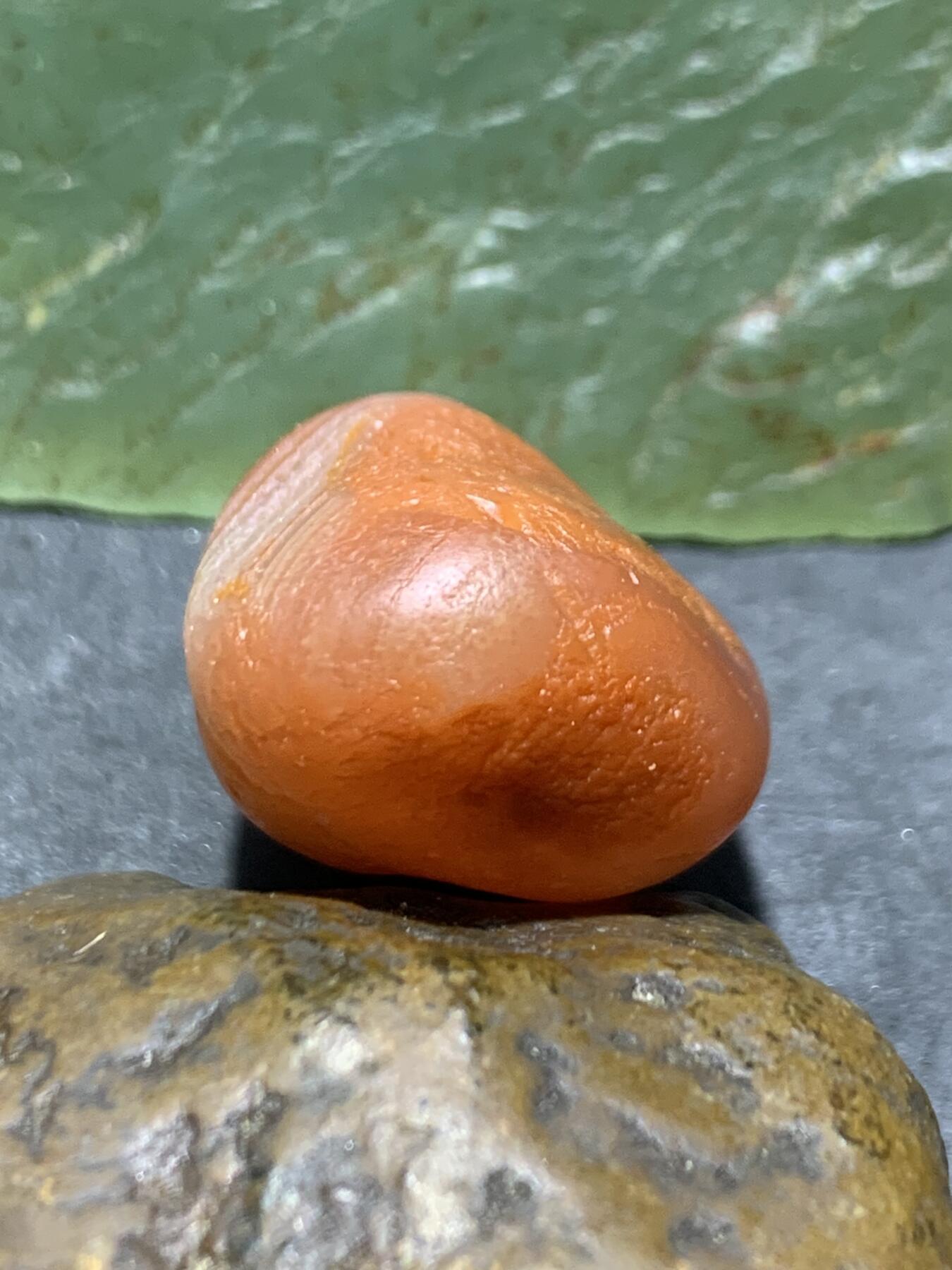 精美水冲籽红白川料南红玛瑙原石一颗，