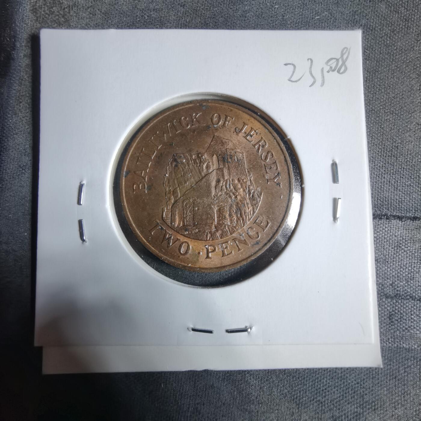 沼泽如烟--第923场 泽西1983年2便士