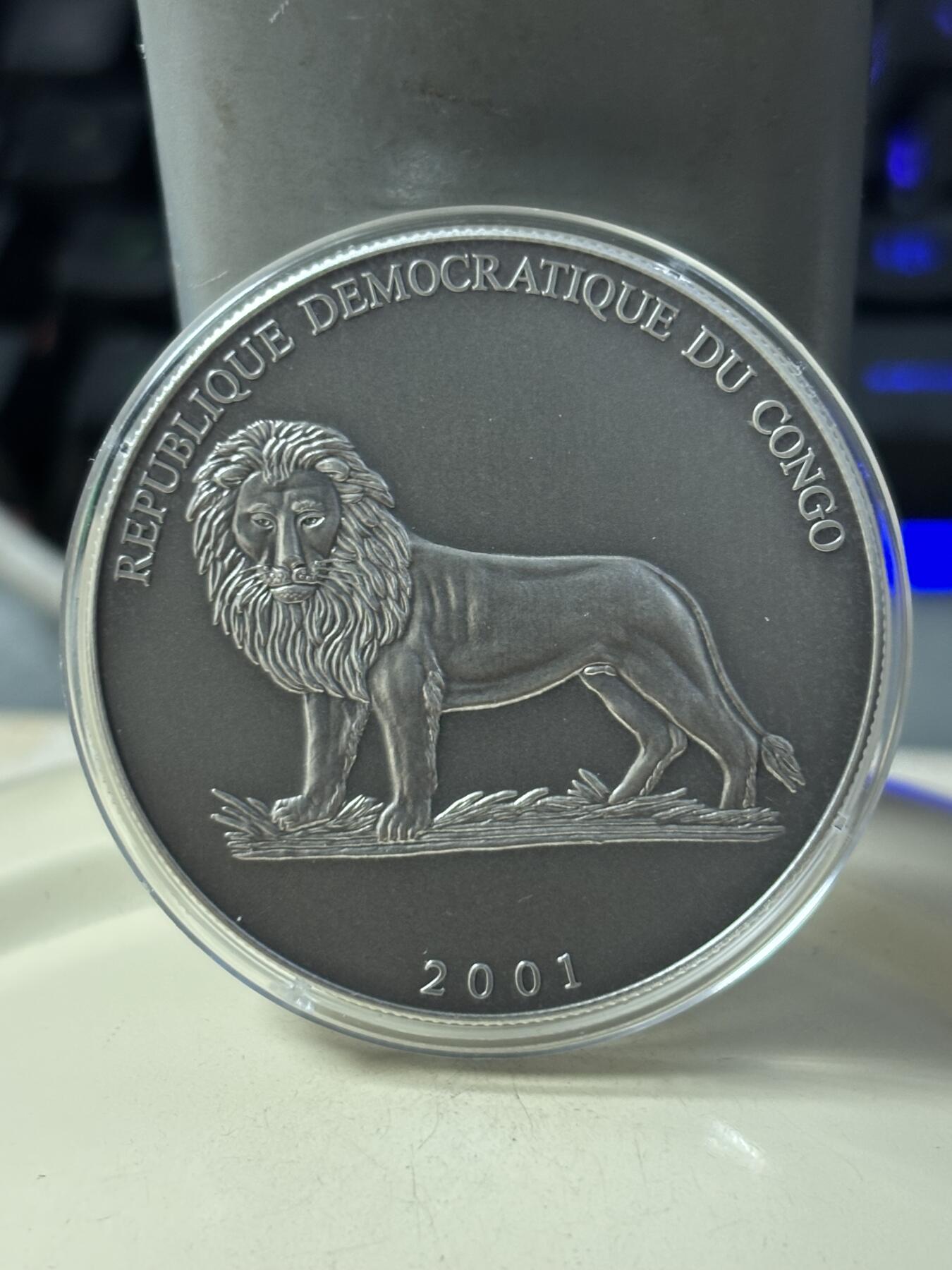 第185期拍卖 刚果加纳2001年古代太阳神马车凹凸银币两枚，999银，31.1克*2，发行15000枚