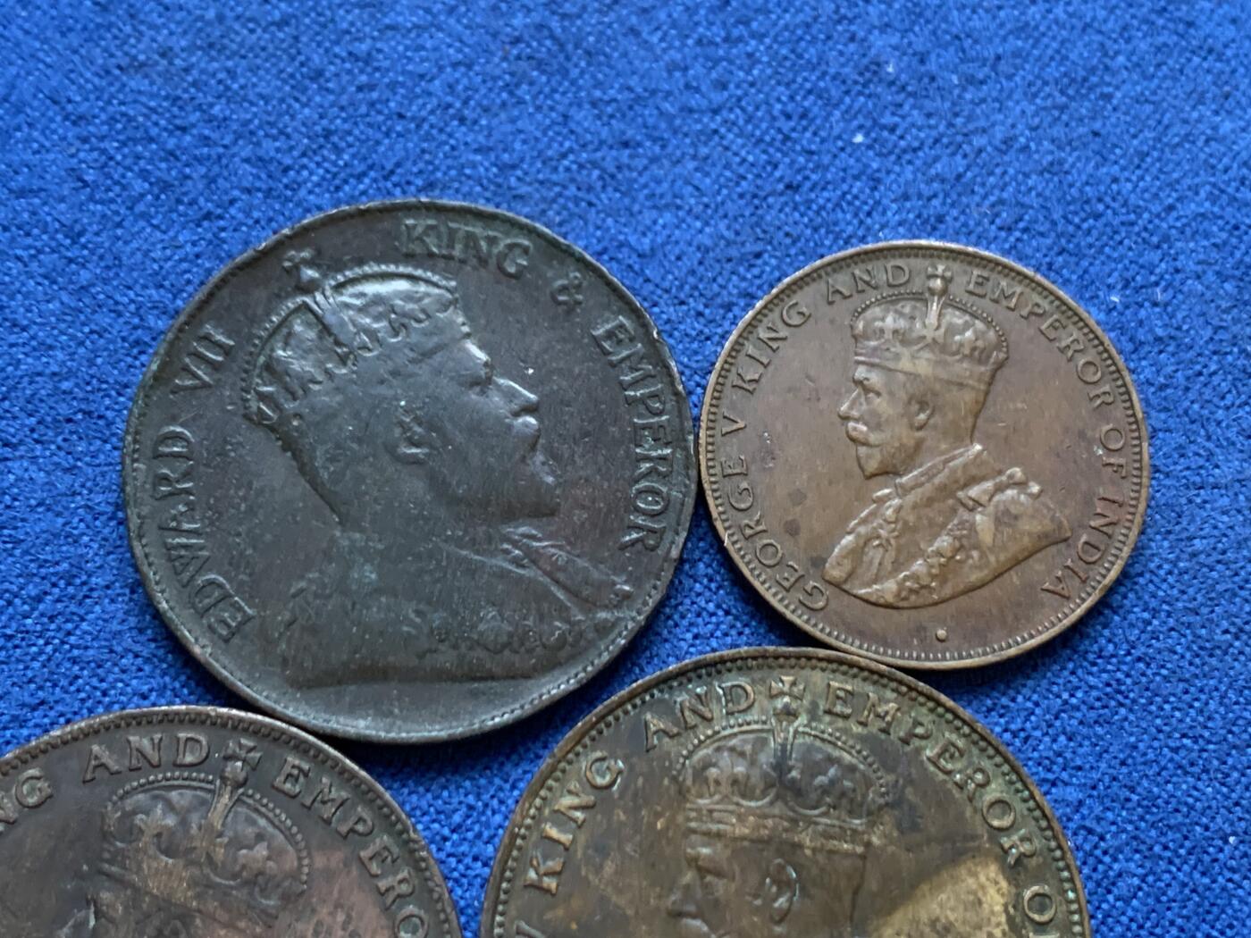 《竞宝斋》第445场 周日，周一，2场连拍 （全场包邮） 四枚一组 香港壹仙铜币