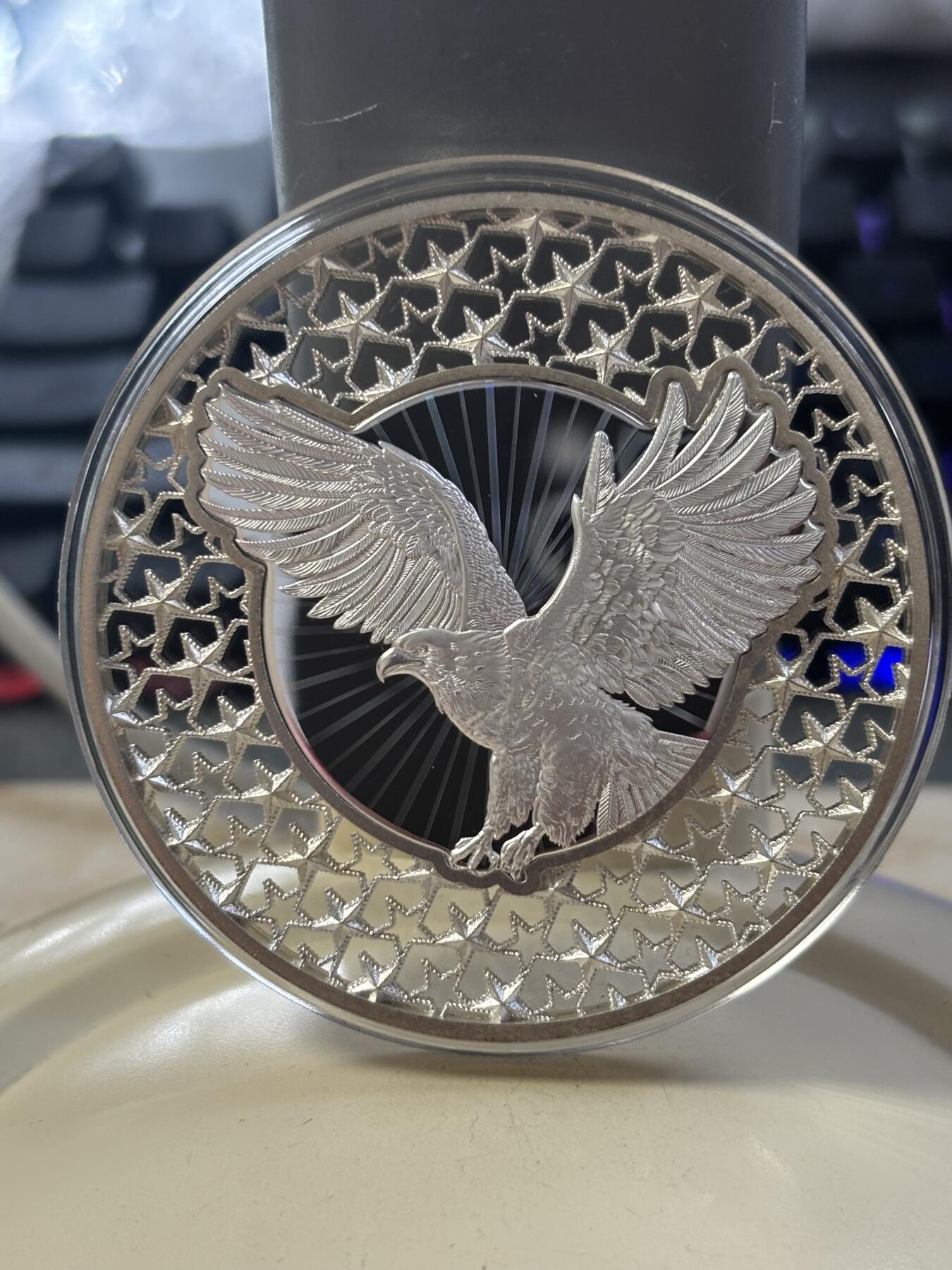 第185期拍卖 所罗门2025年美国鹰2盎司掐丝幻彩精制纪念银币，999银，发行1999枚