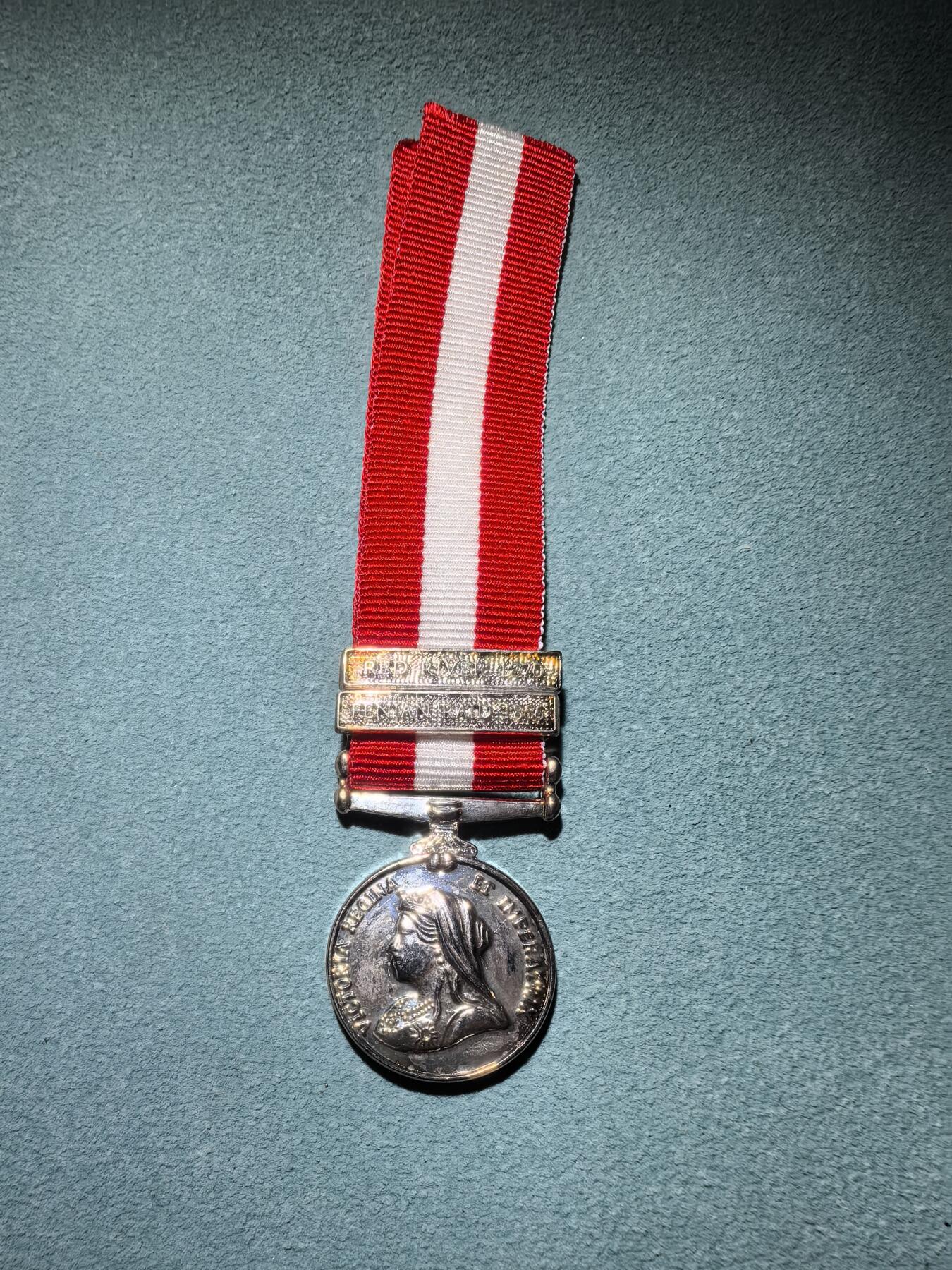 盛世勋华——号角文化勋章邮票专场拍卖第292期 英国加拿大一般服役奖章迷你章 带两条勋条 极为少见