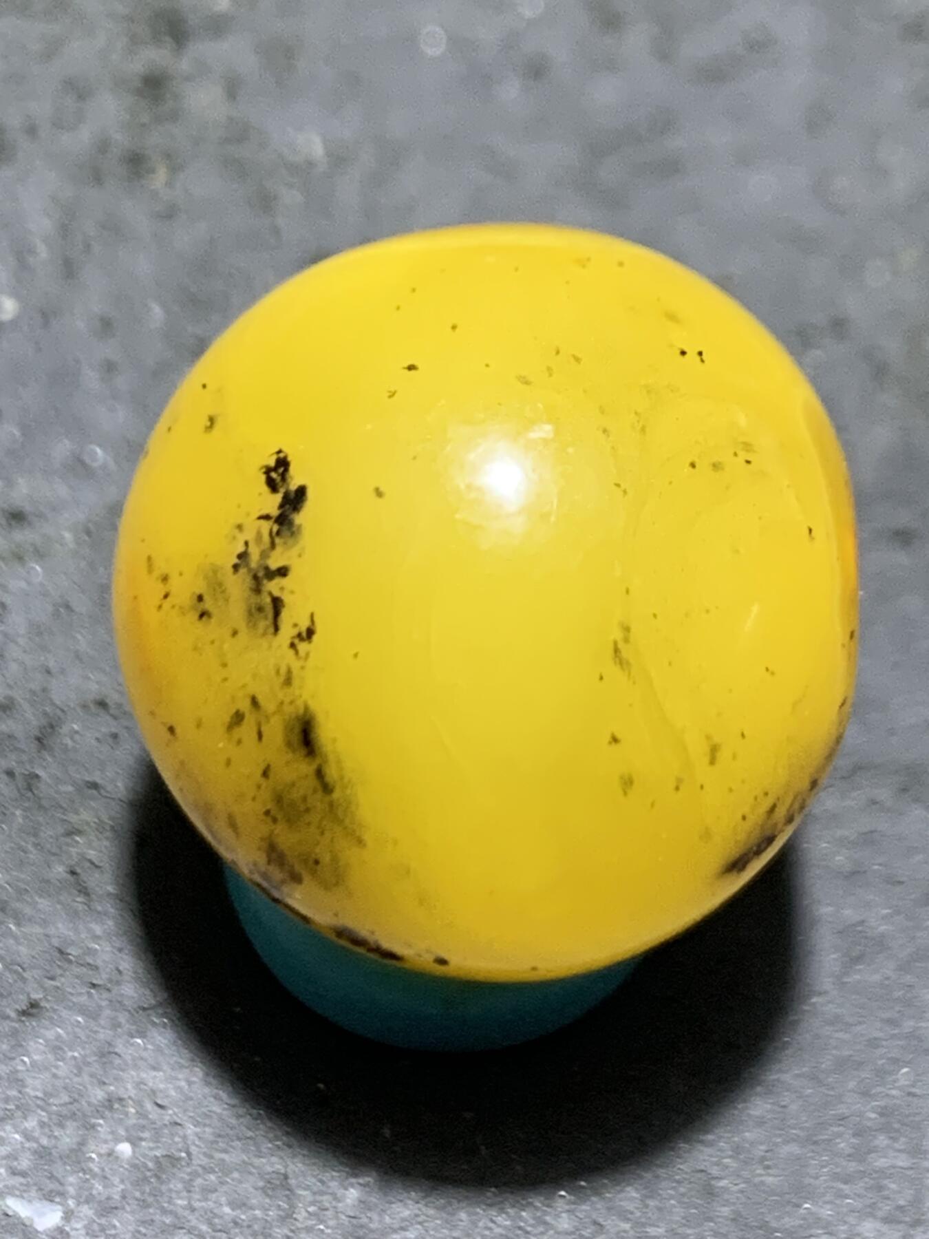 天然乌克兰蜜蜡通货随形大圆珠一颗