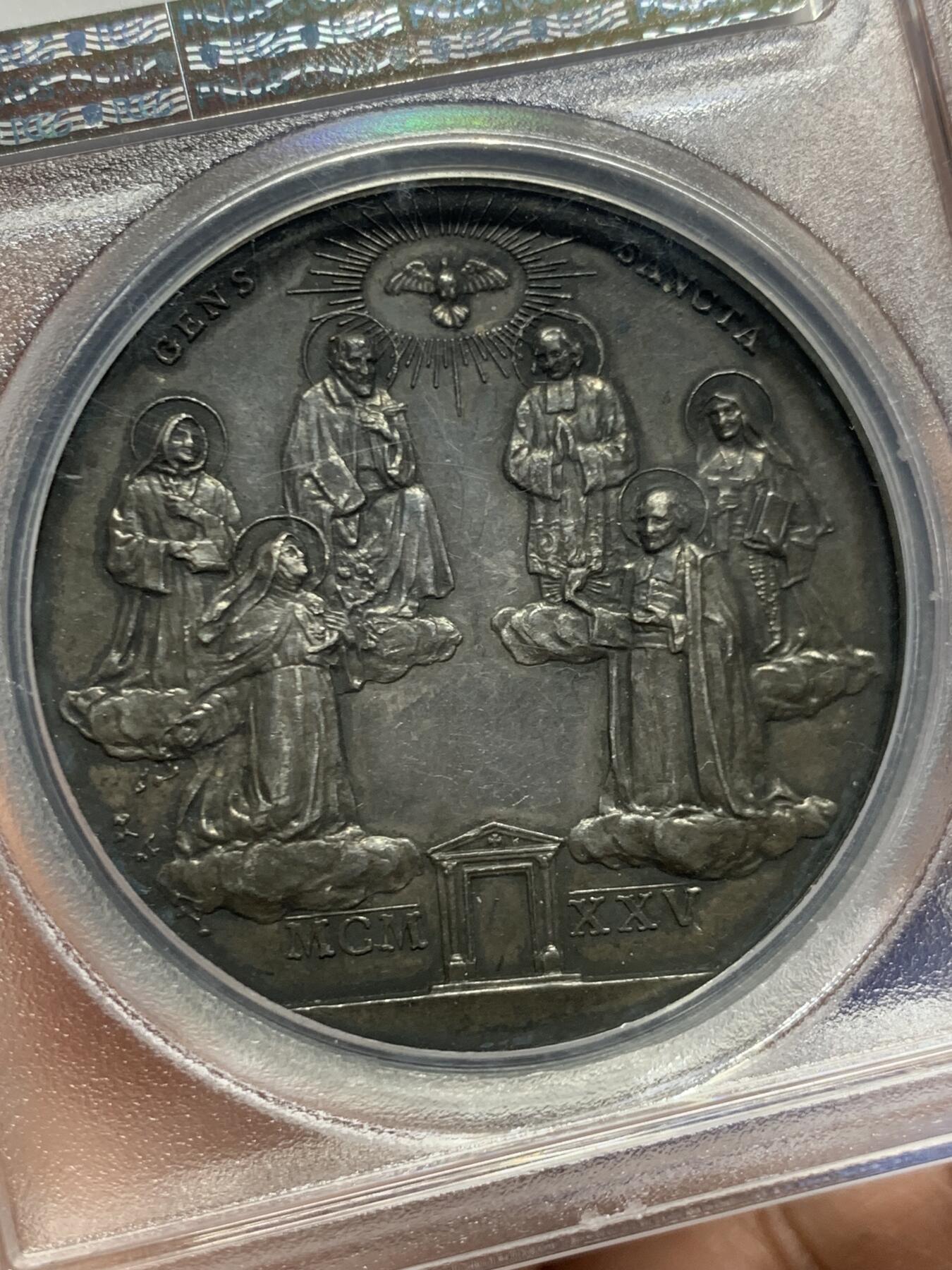 《竞宝斋》第445场 周日，周一，2场连拍 （全场包邮） PCGS MS62 梵蒂冈教皇国 1925年 教皇庇护十一 银章 背面细节生动 高浮雕 加厚盒 季军分