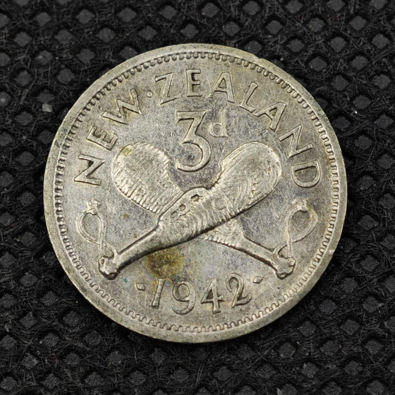 【淘币小摊】限时拍第八百二十四拍  小银币场  满百包邮可预留两周  周一统一发货    新西兰1942年乔治六世3便士银币