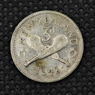 【淘币小摊】限时拍第八百二十四拍  小银币场  满百包邮可预留两周  周一统一发货  -   新西兰1942年乔治六世3便士银币