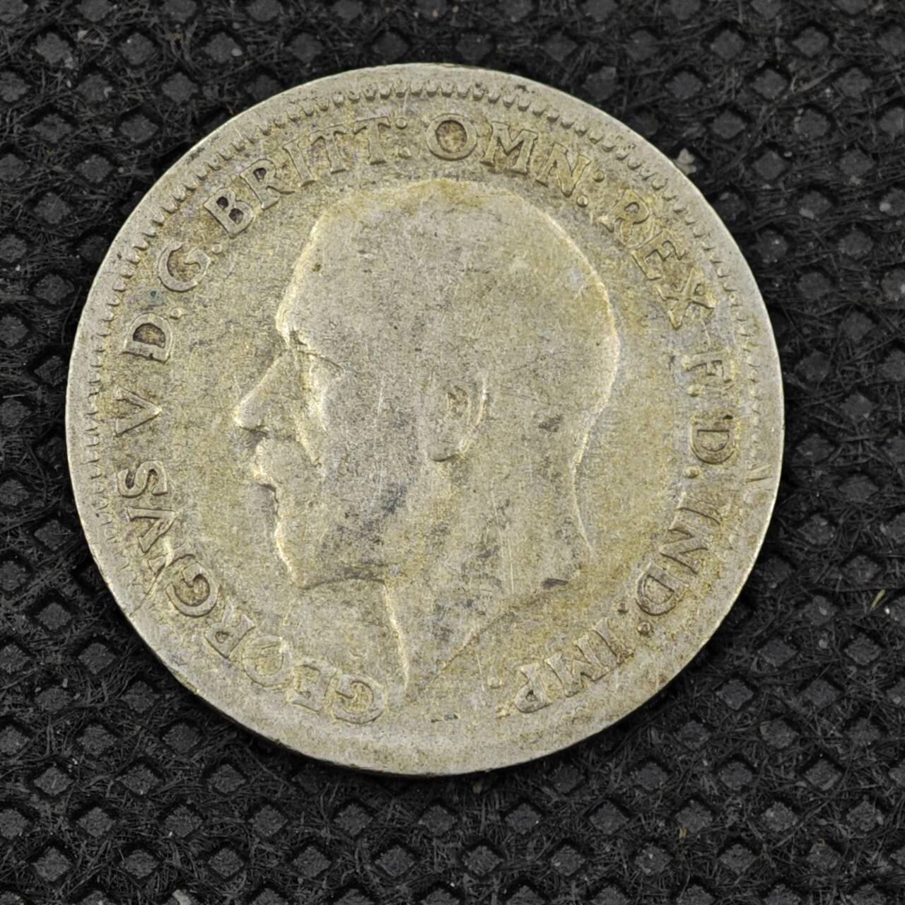 【淘币小摊】限时拍第八百二十四拍  小银币场  满百包邮可预留两周  周一统一发货       英国1933年乔治五世6便士银币