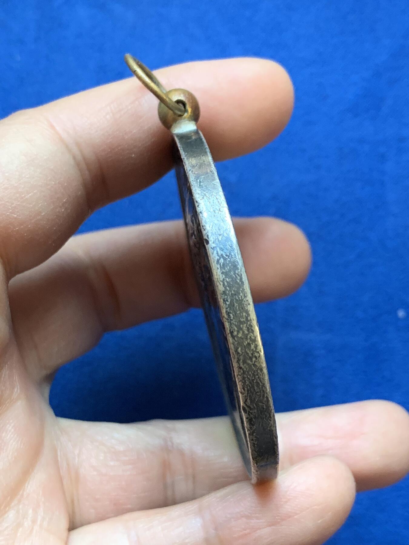 《竞宝斋》第445场 周日，周一，2场连拍 （全场包邮） 法国1880年消防比赛大银章 光边 带环重约87.9克 57.5mm 吊环部分像是铜质后焊接