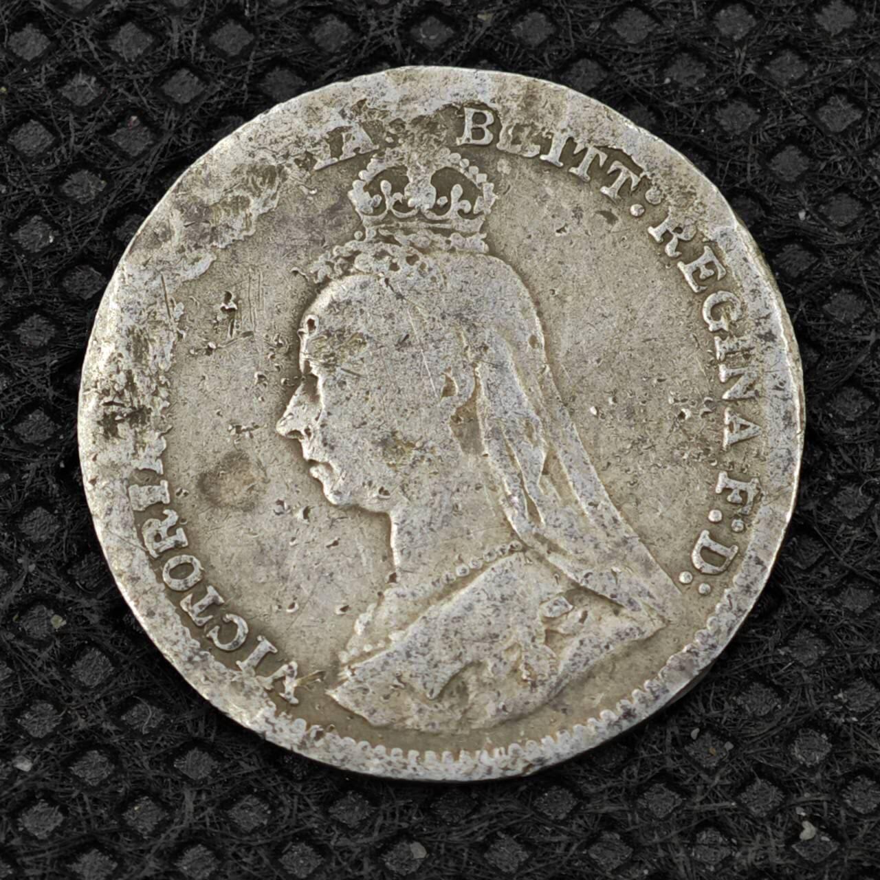 【淘币小摊】限时拍第八百二十四拍  小银币场  满百包邮可预留两周  周一统一发货     英国1891年维多利亚3便士银币