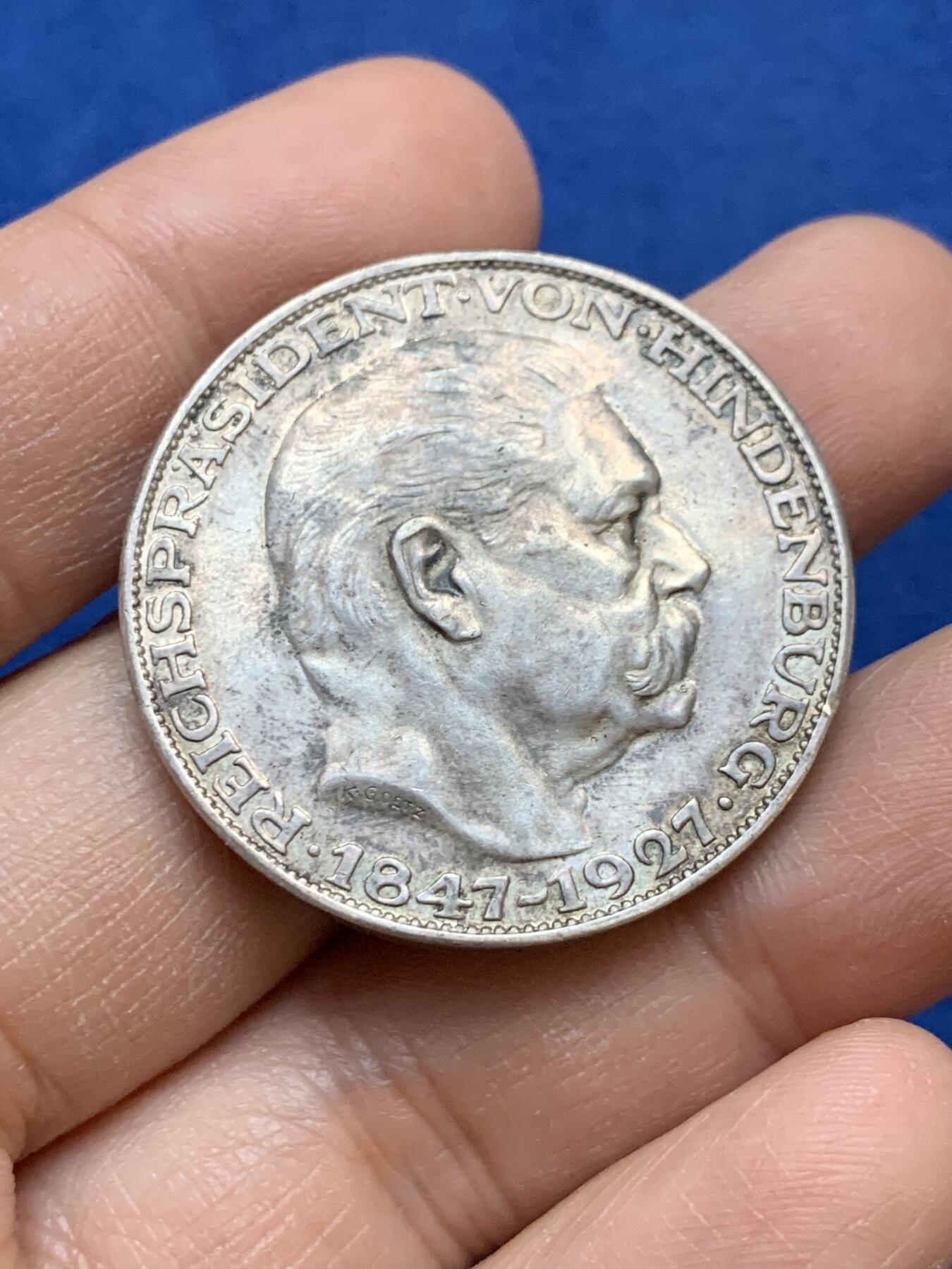 《竞宝斋》第445场 周日，周一，2场连拍 （全场包邮） 德国1927年兴登堡80大寿5马克币型银章 无D版 稀少 名家卡尔·歌茨作品 24.4克 36mm 细节见图