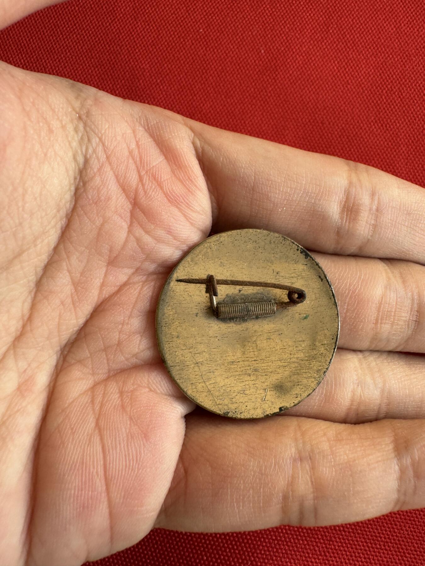 五哥徽章群   9号周二晚上八点4群联拍 铜章