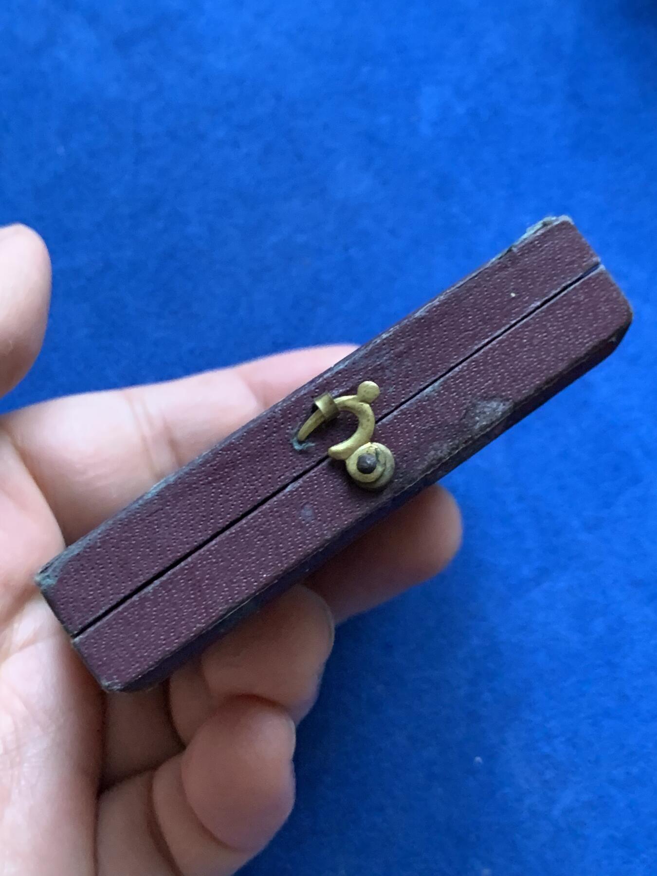 《竞宝斋》第445场 周日，周一，2场连拍 （全场包邮） 法国巴黎艺术展银章 57.6克 50.3mm 950银 银标边铭 带盒 