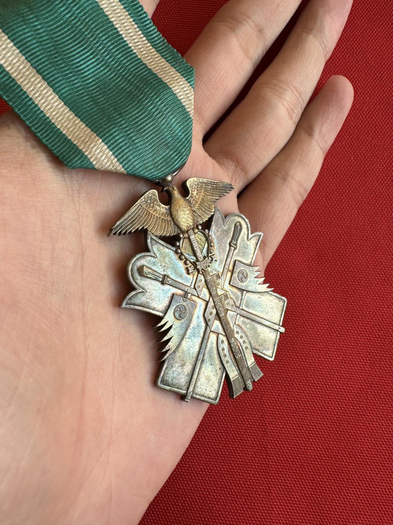 五哥徽章群   9号周二晚上八点4群联拍 日本银章