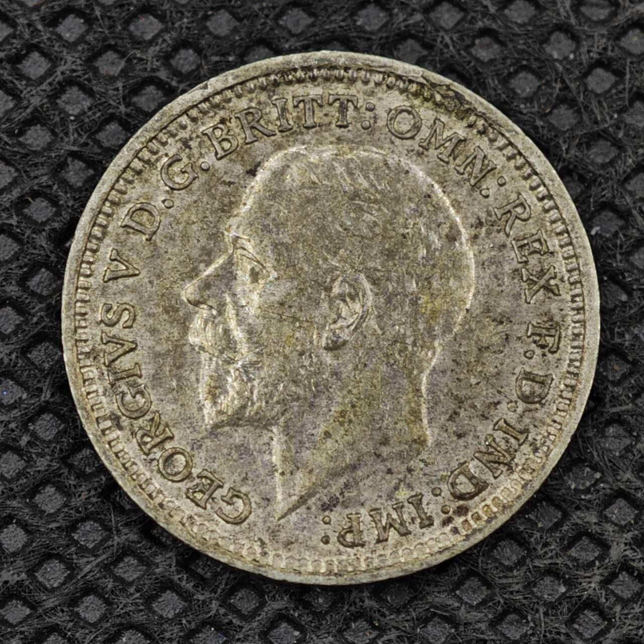 【淘币小摊】限时拍第八百二十四拍  小银币场  满百包邮可预留两周  周一统一发货       英国1928年乔治五世3便士银币