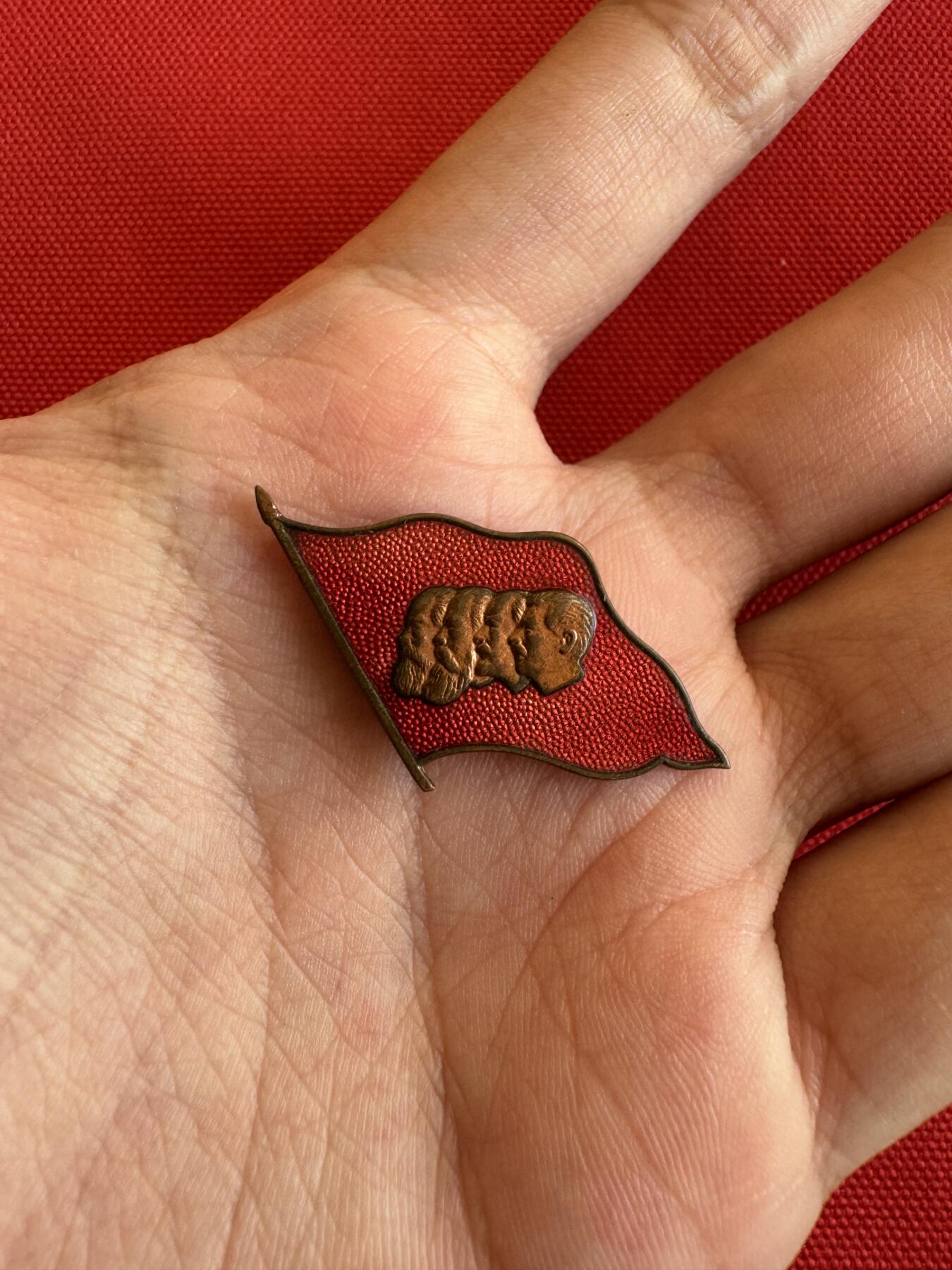 五哥徽章群   9号周二晚上八点4群联拍 铜章