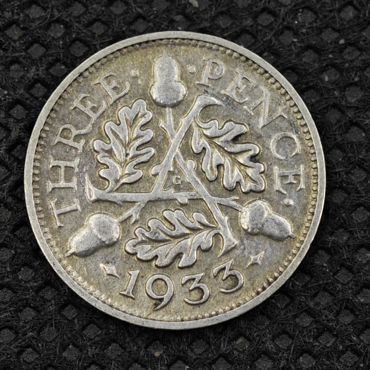 【淘币小摊】限时拍第八百二十四拍  小银币场  满百包邮可预留两周  周一统一发货       英国1933年乔治五世3便士银币