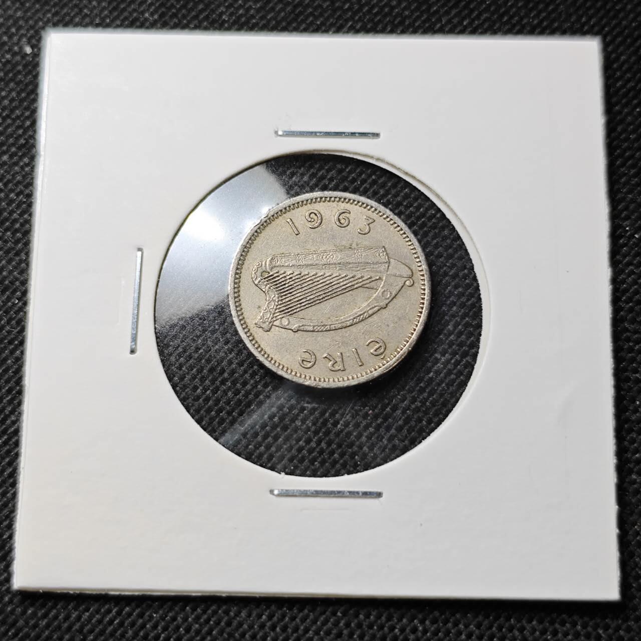 KK钱币收藏小铺 第375期  2月预留时间 周末发货  1963爱尔兰3便士