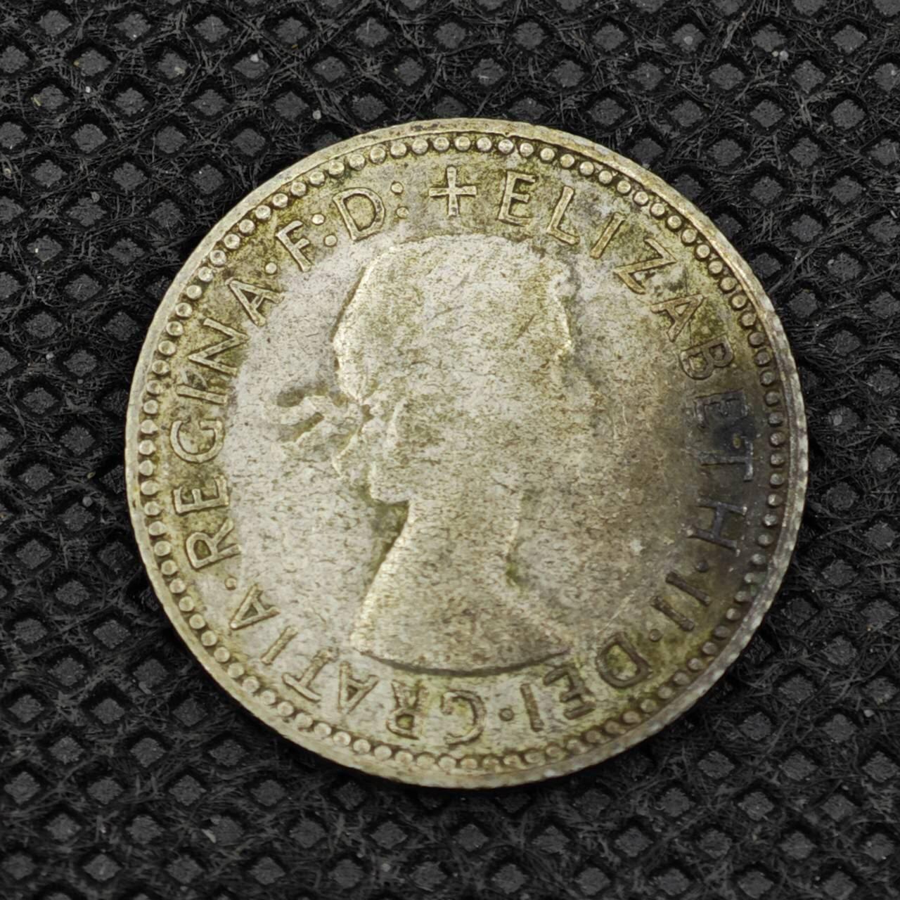 【淘币小摊】限时拍第八百二十四拍  小银币场  满百包邮可预留两周  周一统一发货      澳大利亚1955年伊丽莎白二世6便士银币