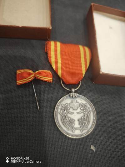 城南花开💐83场 - 满州红十字带盒略