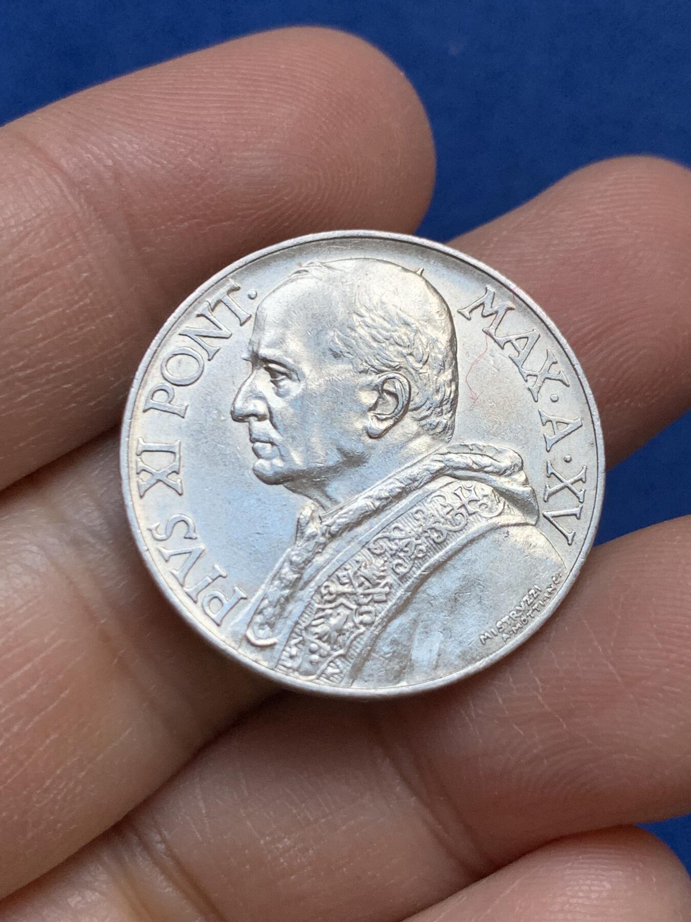 《竞宝斋》第445场 周日，周一，2场连拍 （全场包邮） 梵蒂冈1936年圣母抱婴10里拉银币