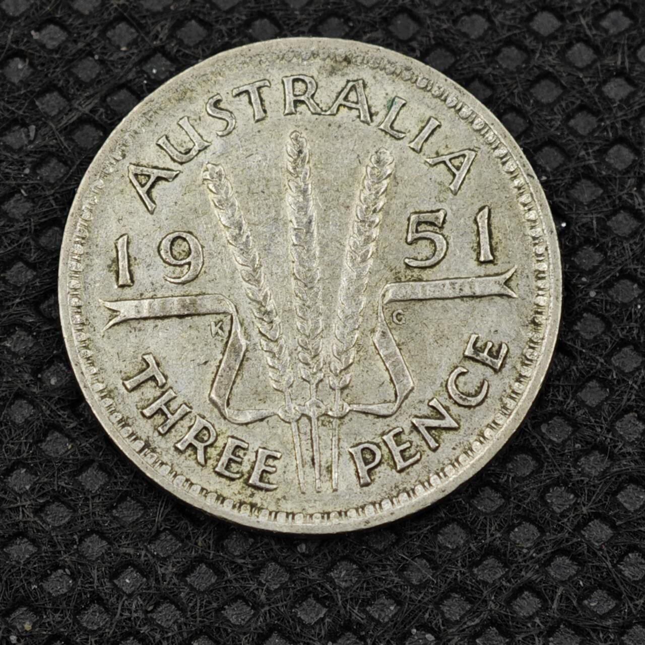 【淘币小摊】限时拍第八百二十四拍  小银币场  满百包邮可预留两周  周一统一发货    澳大利亚1951年乔治六世3便士银币