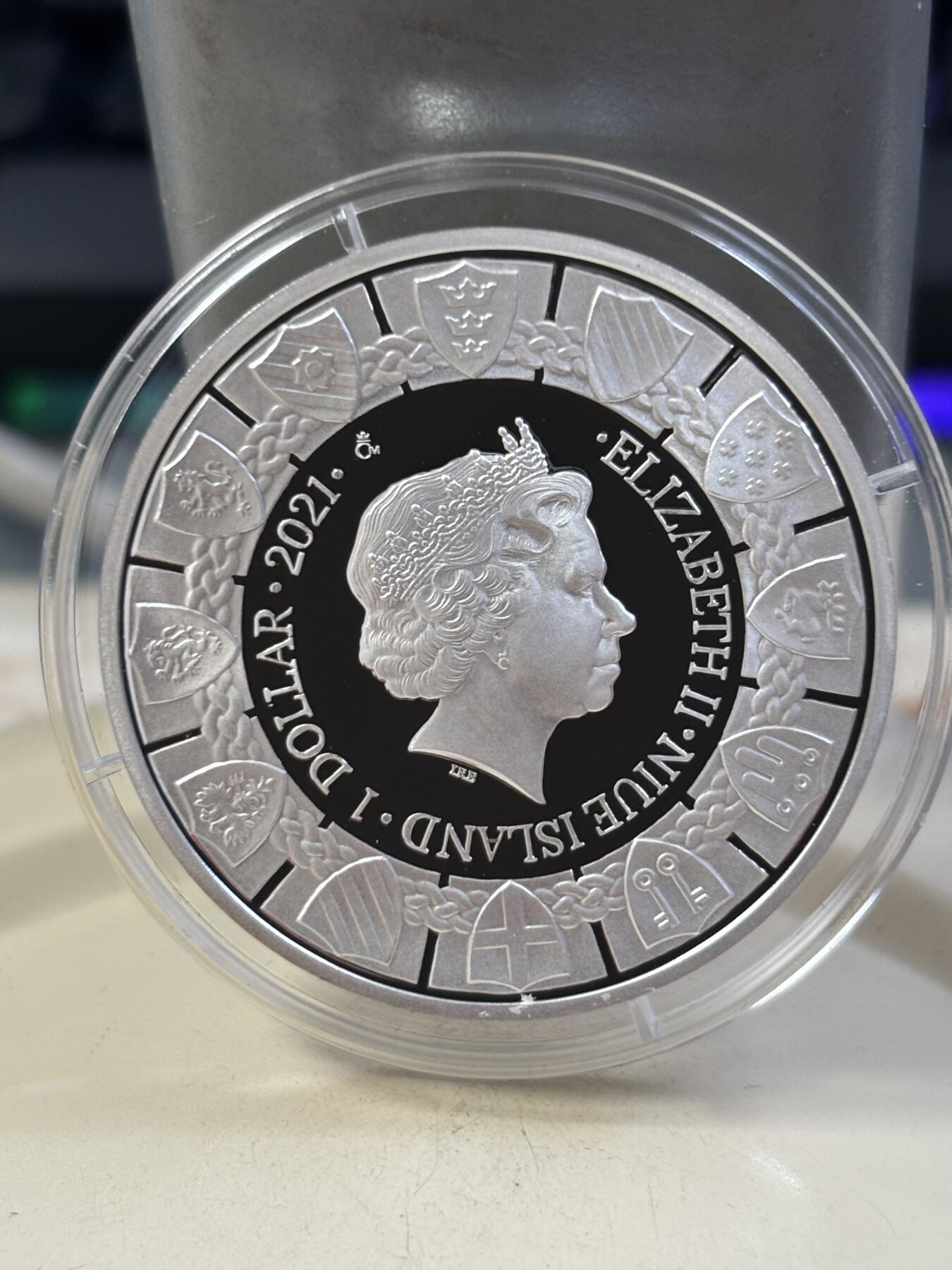 第185期拍卖 纽埃2021年亚瑟王传奇系列2湖女之剑31.1克精制银币，999银，发行1000枚