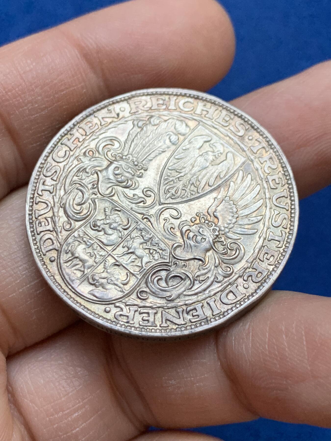 《竞宝斋》第445场 周日，周一，2场连拍 （全场包邮） 德国1927年兴登堡80大寿5马克币型银章 无D版 稀少 名家卡尔·歌茨作品 24.4克 36mm 细节见图